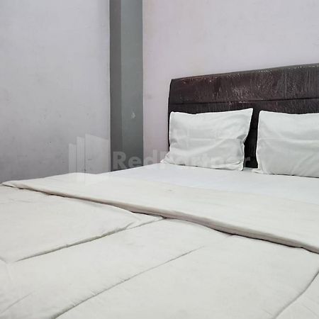 Puspita Homestay Mitra Reddoorz Bekasi Extérieur photo