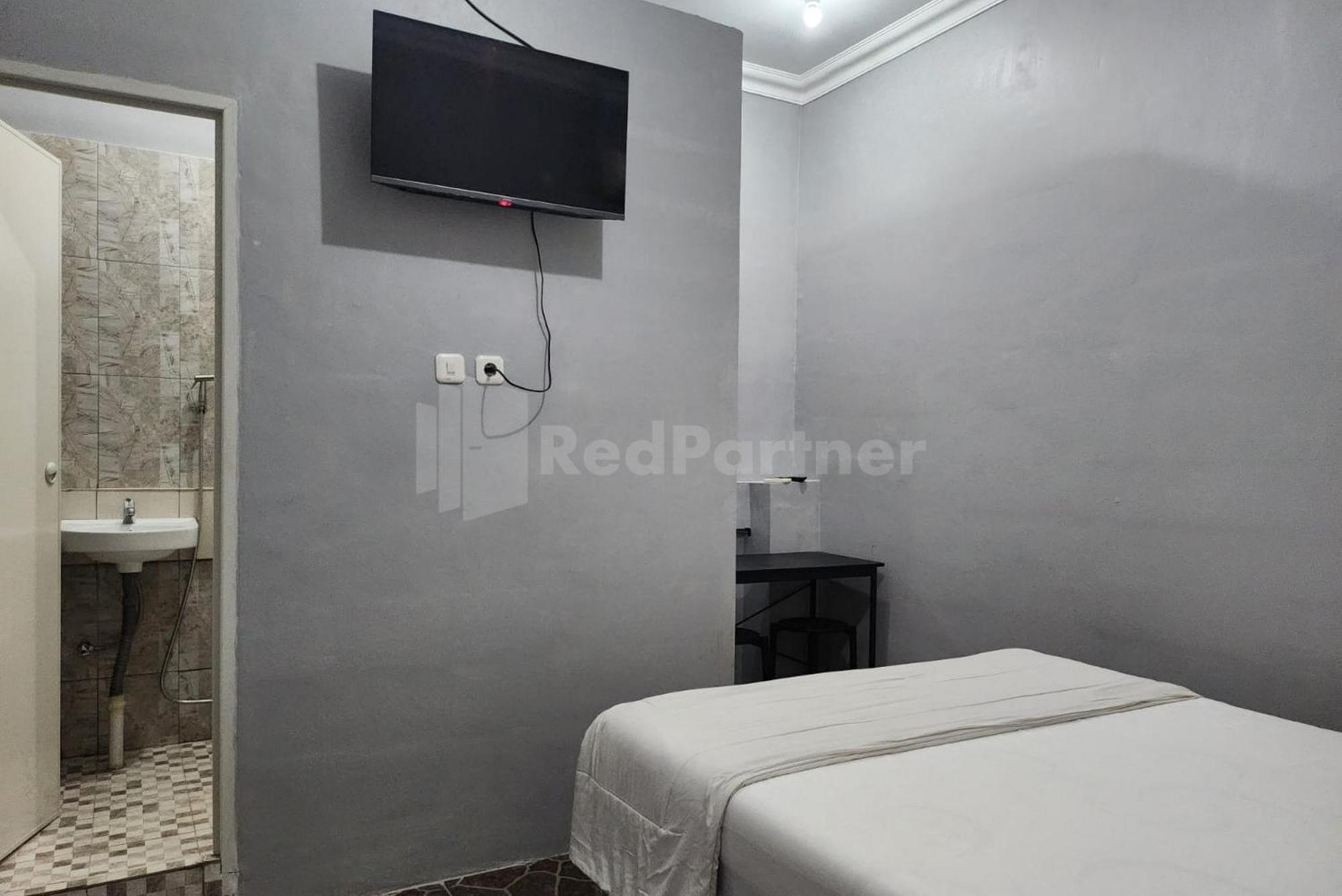 Puspita Homestay Mitra Reddoorz Bekasi Extérieur photo