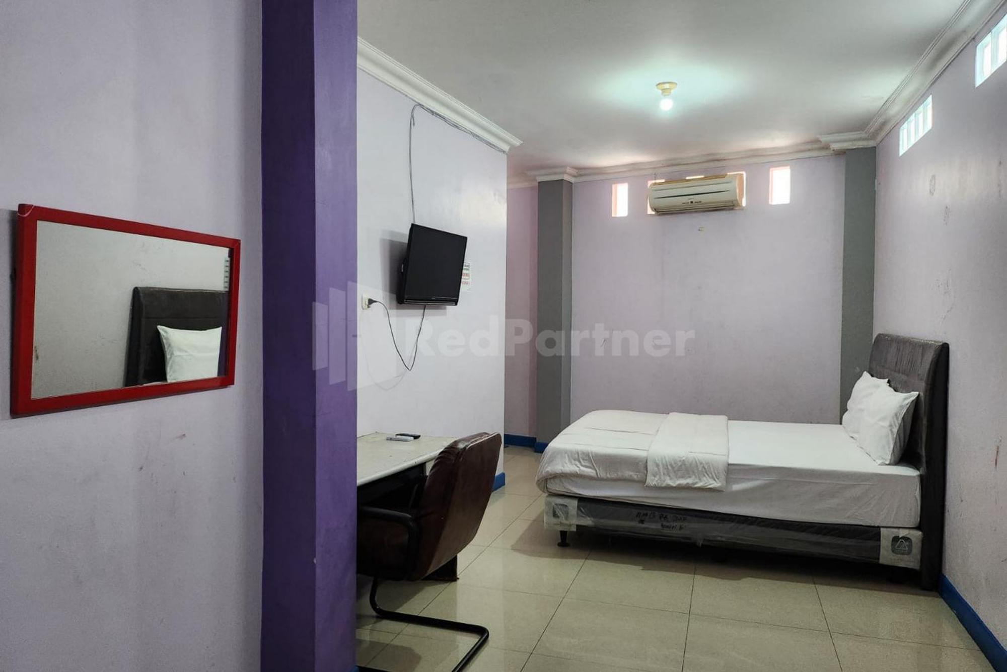 Puspita Homestay Mitra Reddoorz Bekasi Extérieur photo